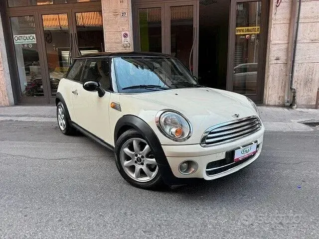 Usata Mini Cooper D Pepper 109 CV (80 kW) 2008 Utilitaria