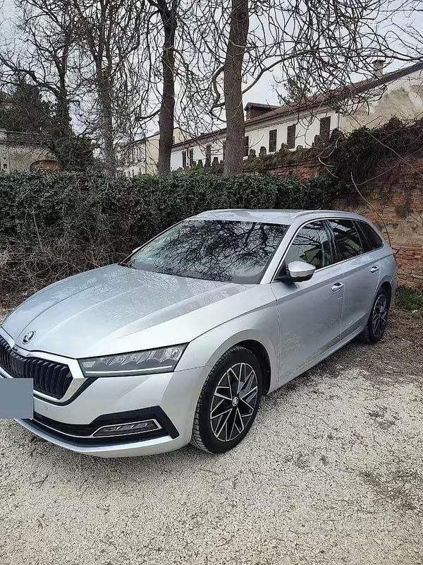 Usata Skoda Octavia G-TEC 131 CV (96 kW) 2022 Grigio Station wagon