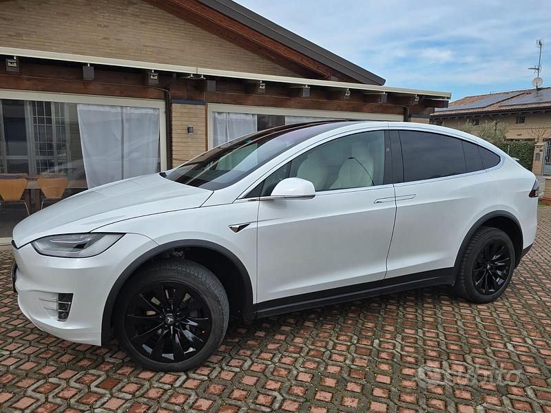 Usata Tesla Model X Long Range AWD 186 kW (253 CV) 2020 Bianco SUV
