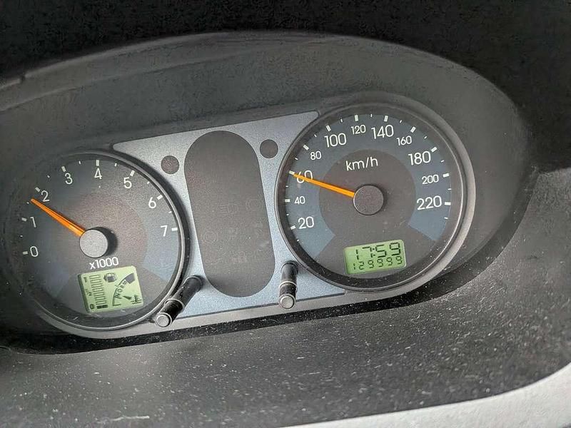 Usata Ford Fiesta Ambiente 75 CV (55 kW) 2007 Berlina