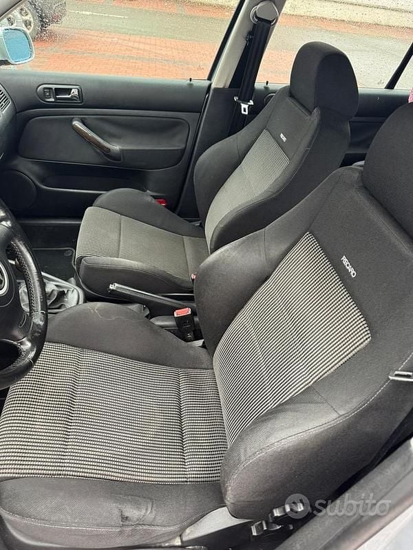 Usata VW Golf GTI 150 CV (110 kW) 2001 Berlina