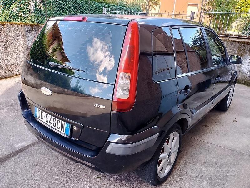 Usata Ford Fusion 68 CV (50 kW) 2006 Nero Utilitaria