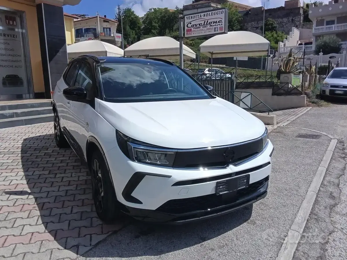 Usata Opel Grandland X GS Line 130 CV (95 kW) 2023 Bianco SUV