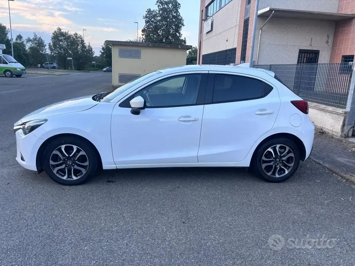 Usata Mazda 2 105 CV (77 kW) 2018 Bianco Berlina