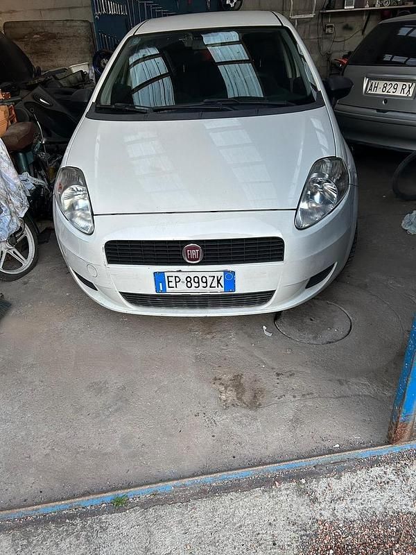 Usata Fiat Punto 69 CV (50 kW) 2013 Bianco Utilitaria