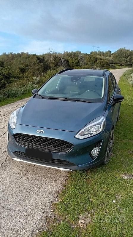Usata Ford Fiesta Active 100 CV (73 kW) 2019 Blu Utilitaria