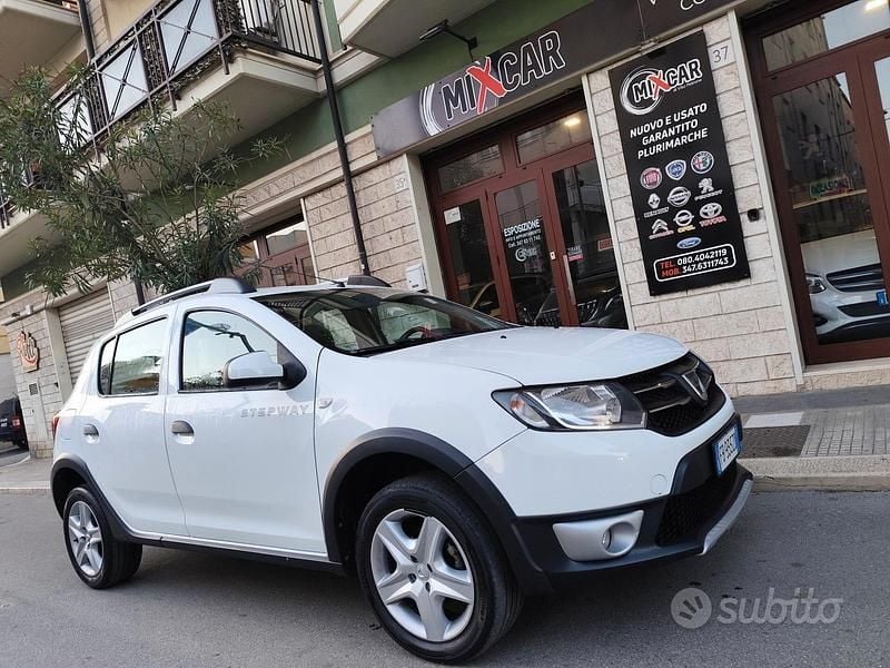 Usata Dacia Sandero Stepway 90 CV (66 kW) 2016 Bianco Berlina