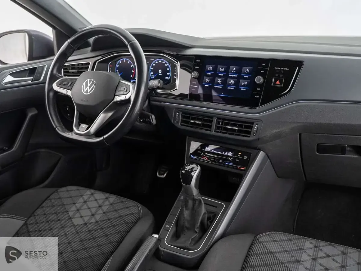 Begagnad VW Taigo R-line 110 HK (80 kW) 2023 Grå SUV