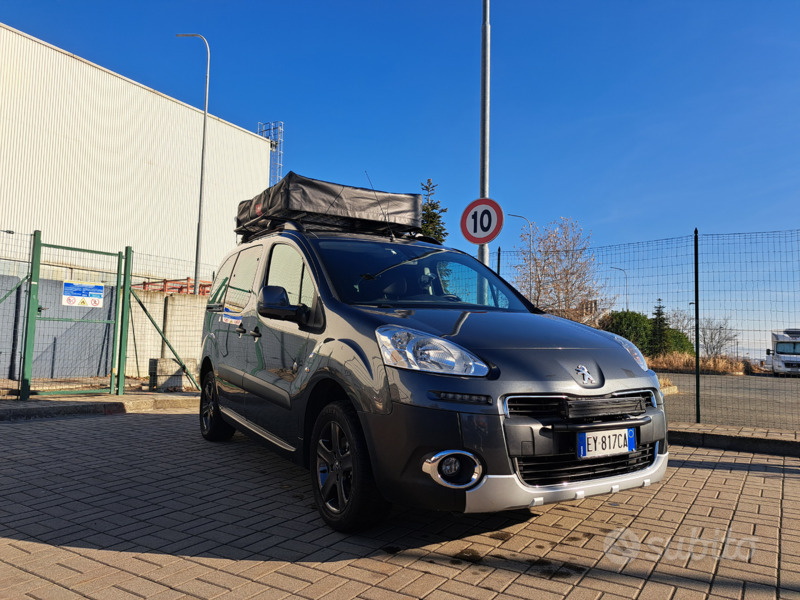 Usato 2015 Peugeot Partner Tepee 1.6 Diesel 92 CV (11.200 €)