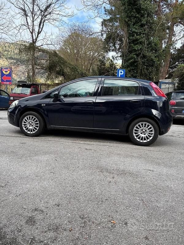 Usata Fiat Punto 75 CV (55 kW) 2015 Blu Utilitaria