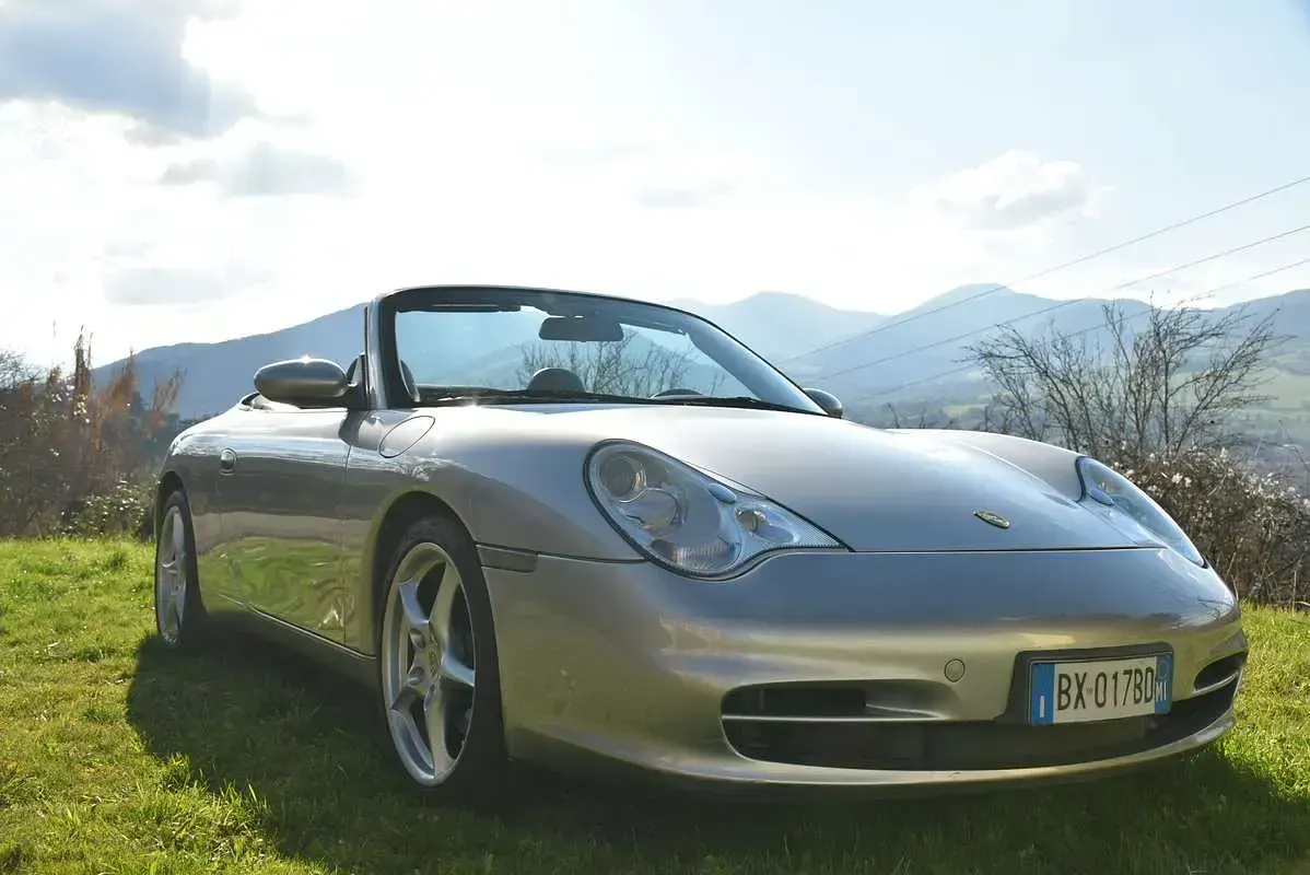 Usata Porsche 996 320 CV (235 kW) 2002 Argento Cabrio
