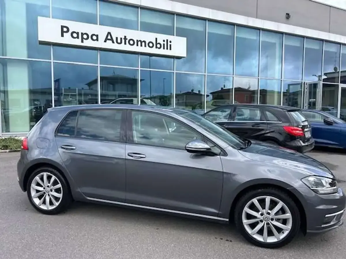 Usata VW Golf VII Highline 116 CV (85 kW) 2017 Grigio Berlina