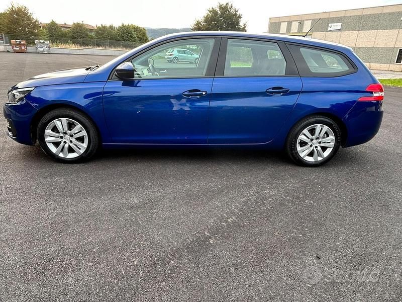 Usata Peugeot 308 130 CV (95 kW) 2018 Blu Station wagon