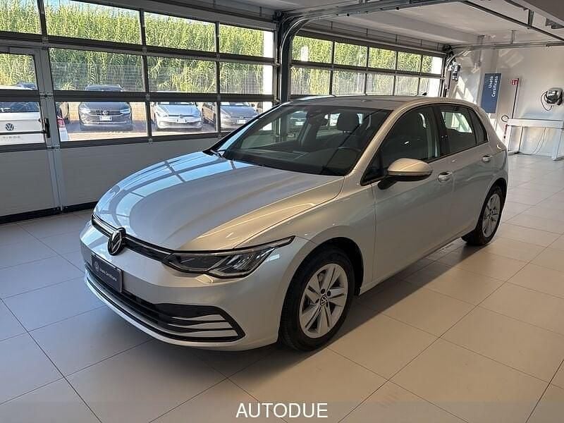 Argento Usata 2024 VW Golf Life Tre volumi | 23.990 € (Buon prezzo) - Immagine 1/3
