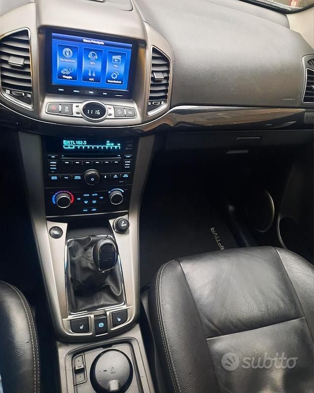 Usata Chevrolet Captiva 184 CV (135 kW) 2013 Grigio SUV