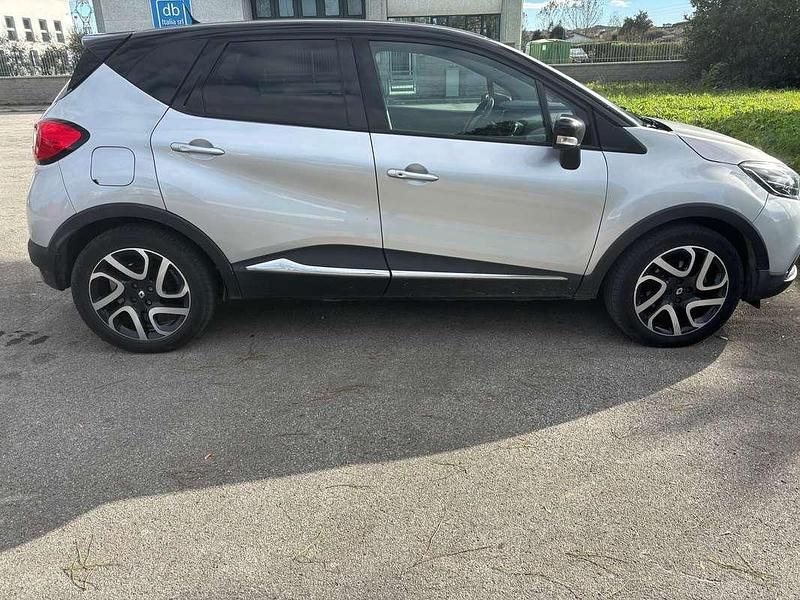 Usata Renault Captur 90 CV (66 kW) 2013 Grigio SUV