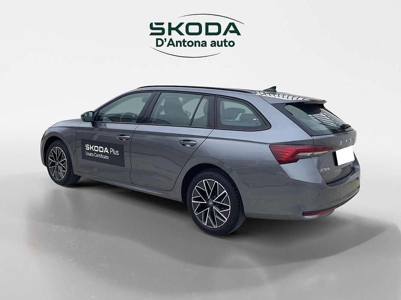 Usata Skoda Octavia Executive 150 CV (110 kW) 2025 Grigio Station wagon
