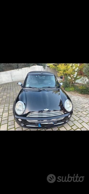 Usata Mini Cooper Cabriolet 116 CV (85 kW) 2004 Nero Cabrio