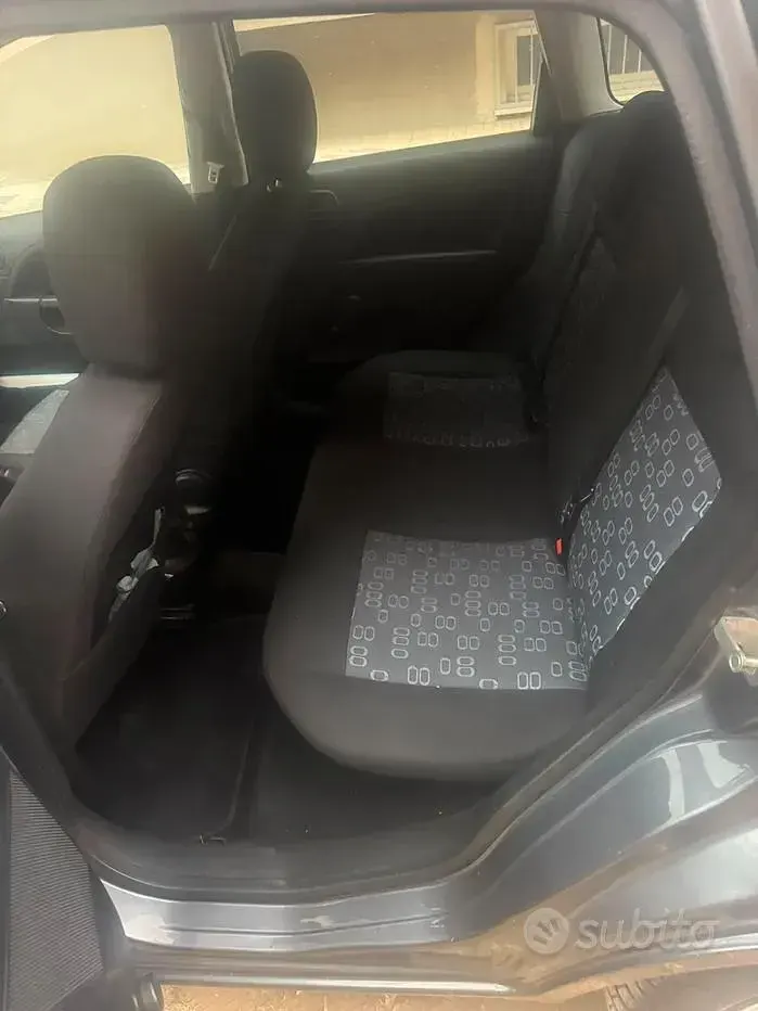 Usata Ford Fiesta 75 CV (55 kW) 2004 Utilitaria