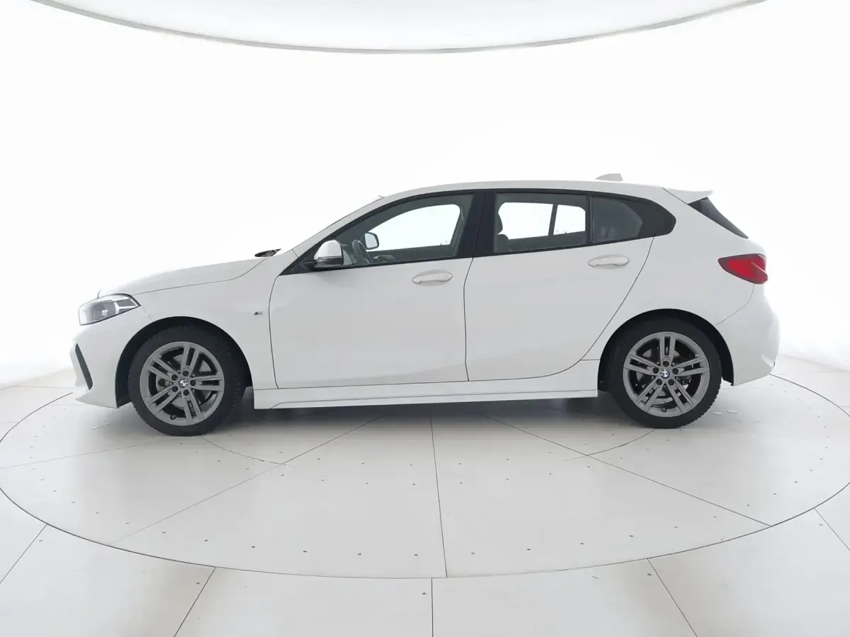 Usata BMW 116 M Sport 116 CV (85 kW) 2021 Bianco Utilitaria
