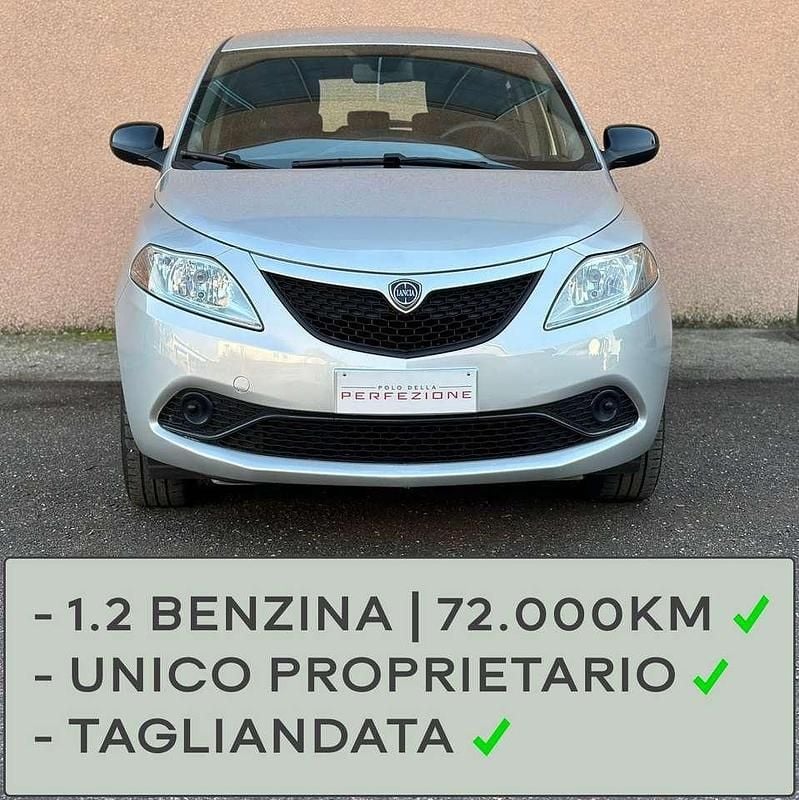 Argento Usata 2020 Lancia Ypsilon Due volumi | 8995 € (Buon prezzo) - Immagine 1/4