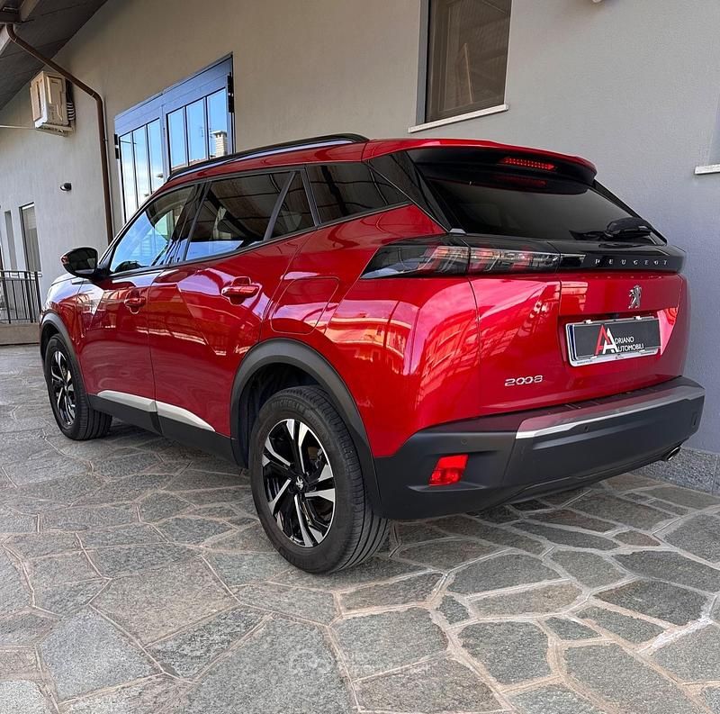 Usata Peugeot 2008 Allure 102 CV (75 kW) 2020 Rosso SUV
