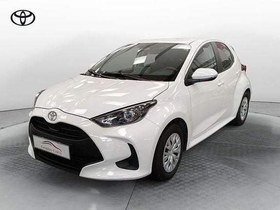 Usata Toyota Yaris Hybrid Active 116 CV (85 kW) 2024 Bianco Berlina