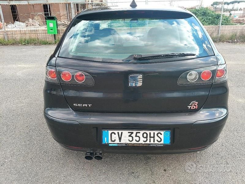 Usata Seat Ibiza 101 CV (74 kW) 2005 Nero Utilitaria