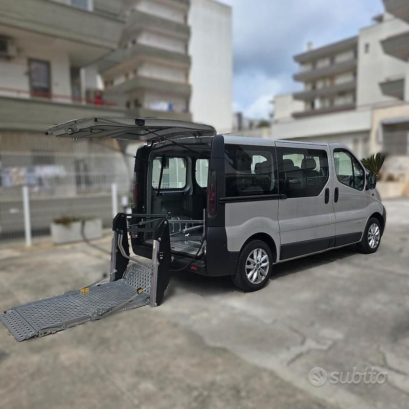 Usata Nissan Primastar SE 101 CV (74 kW) 2006 Grigio Monovolume