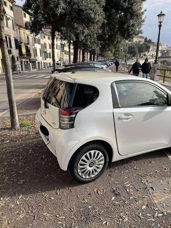 Begagnad Toyota iQ 68 HK (50 kW) 2014 Halvkombi