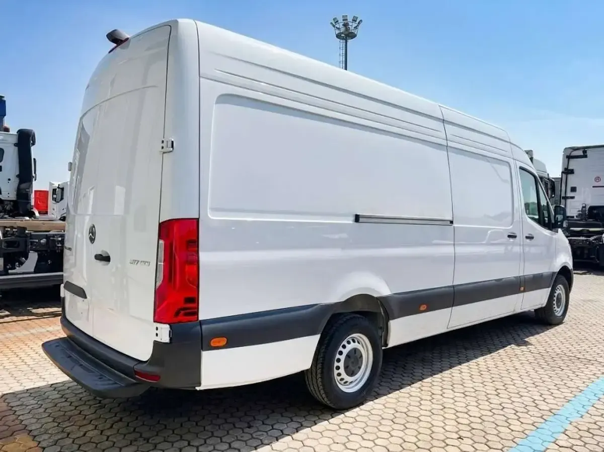 Nuova Mercedes Sprinter 170 CV (125 kW) 2026 Bianco Furgone