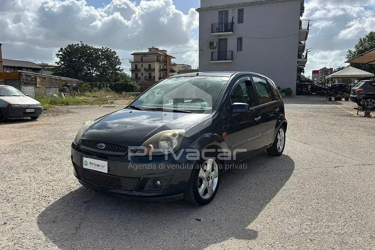 Usata Ford Fiesta 68 CV (50 kW) 2006 Utilitaria