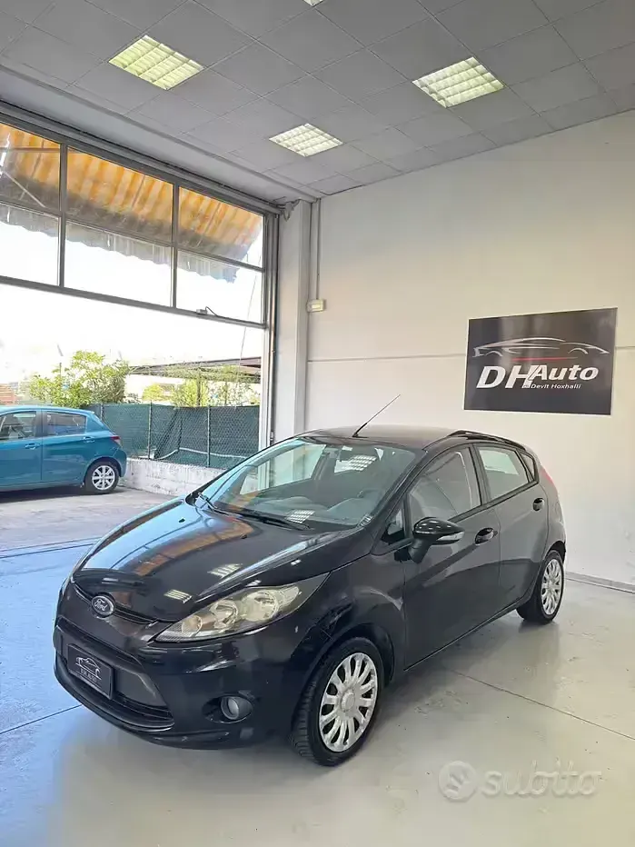 Usata Ford Fiesta Titanium 82 CV (60 kW) 2011 Nero Berlina