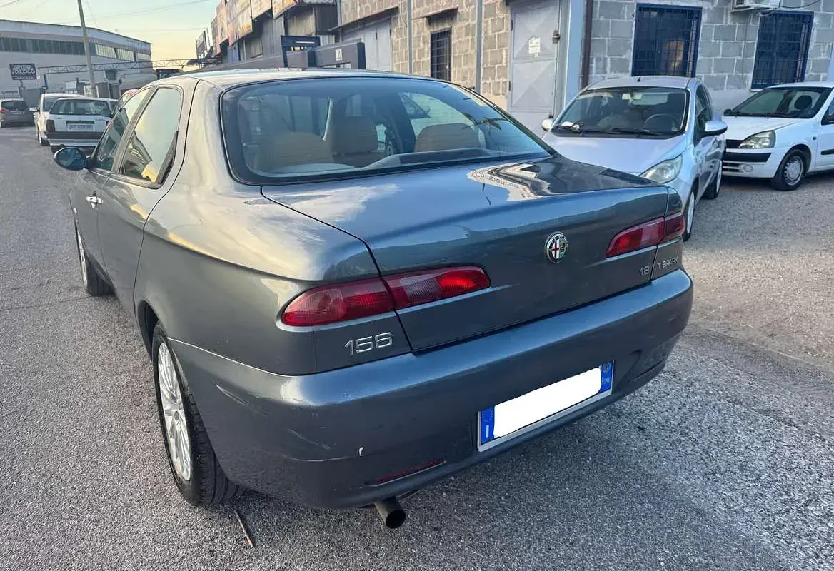 Usata Alfa Romeo 156 Distinctive 140 CV (102 kW) 2004 Berlina