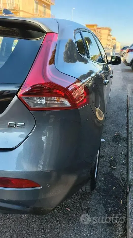 Usata Volvo V40 115 CV (84 kW) 2015 Grigio Berlina