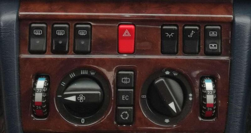 Usata Mercedes E300 150 CV (110 kW) 1992 Blu/azzurro Berlina