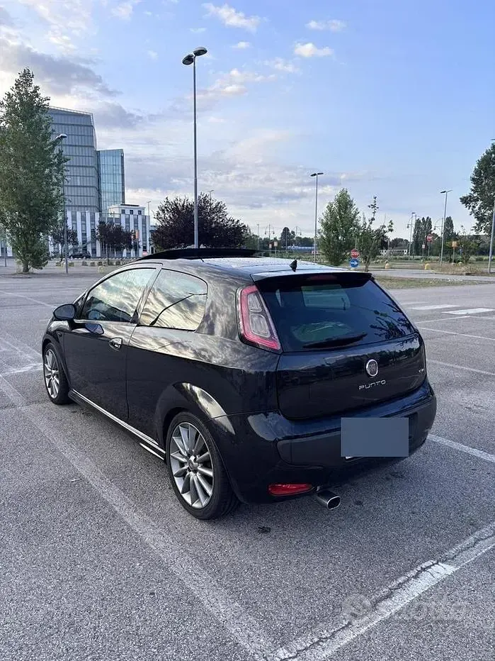 Usata Fiat Punto Evo 90 CV (66 kW) 2010 Nero Utilitaria
