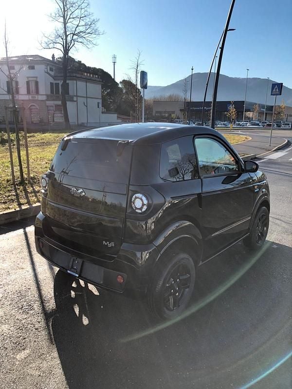 Usata Ligier Myli 2023 Nero Utilitaria