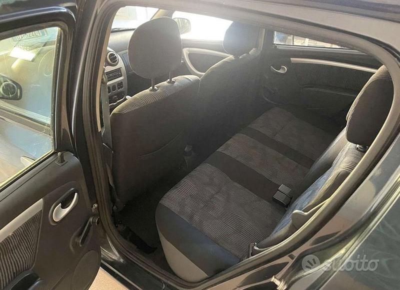Usata Dacia Sandero 75 CV (55 kW) 2009 Nero Berlina