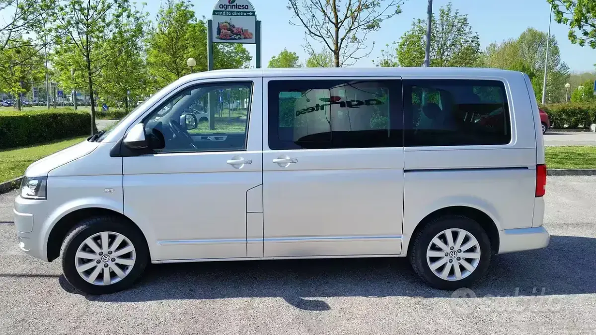 Usata VW Multivan Highline 140 CV (102 kW) 2013 Grigio Monovolume