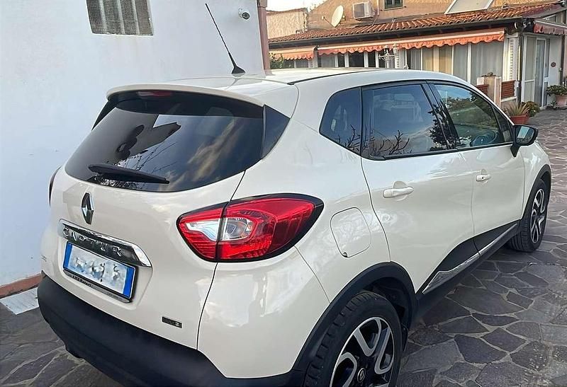 Usata Renault Captur Intens 90 CV (66 kW) 2017 Beige SUV