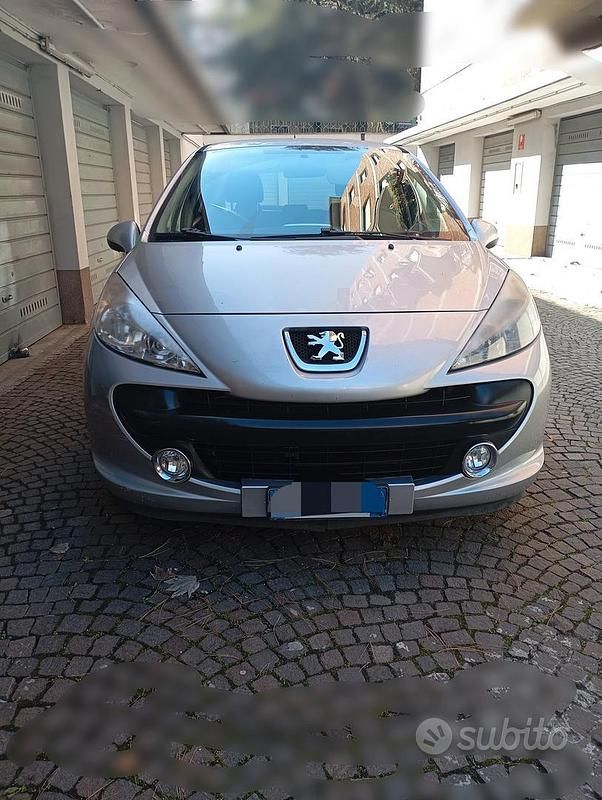 Grigio Usata 2009 Peugeot 207 Due volumi | 3300 € - Immagine 1/4