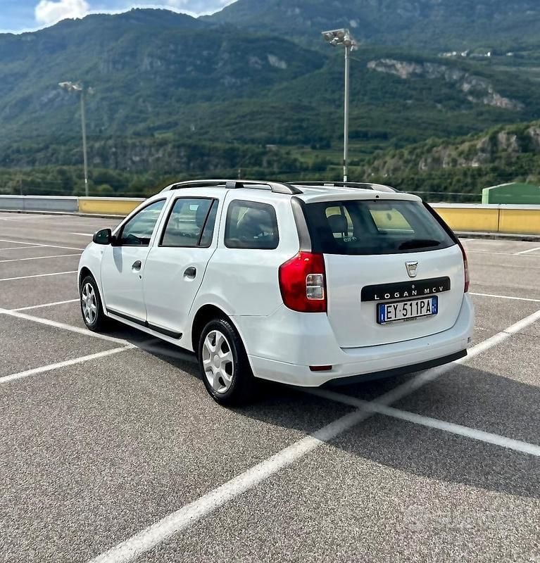 Usata Dacia Logan MCV Lauréate 75 CV (55 kW) 2015 Bianco Station wagon