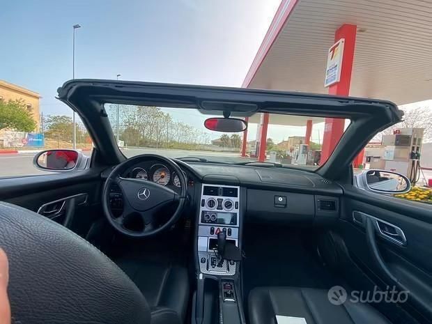 Usata Mercedes SLK200 163 CV (119 kW) 2000 Grigio Cabrio