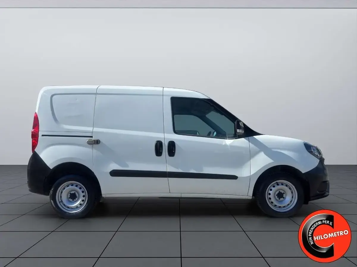Usata Fiat Doblò 95 CV (69 kW) 2021 Bianco Monovolume