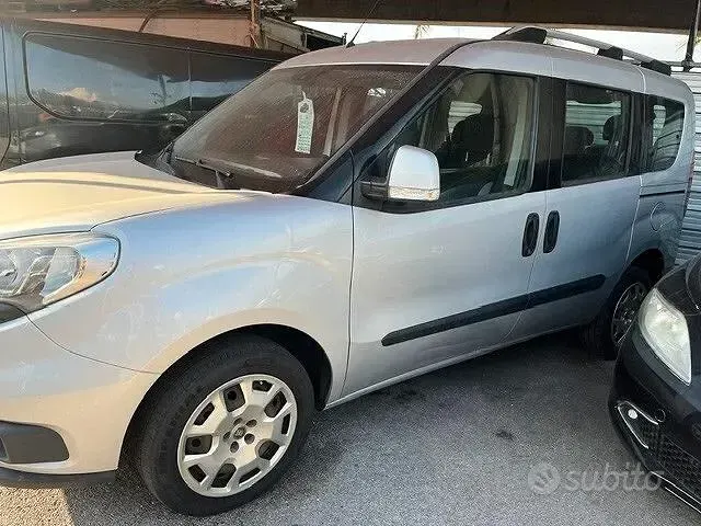 Usata Fiat Doblò 120 CV (88 kW) 2017 Grigio Monovolume