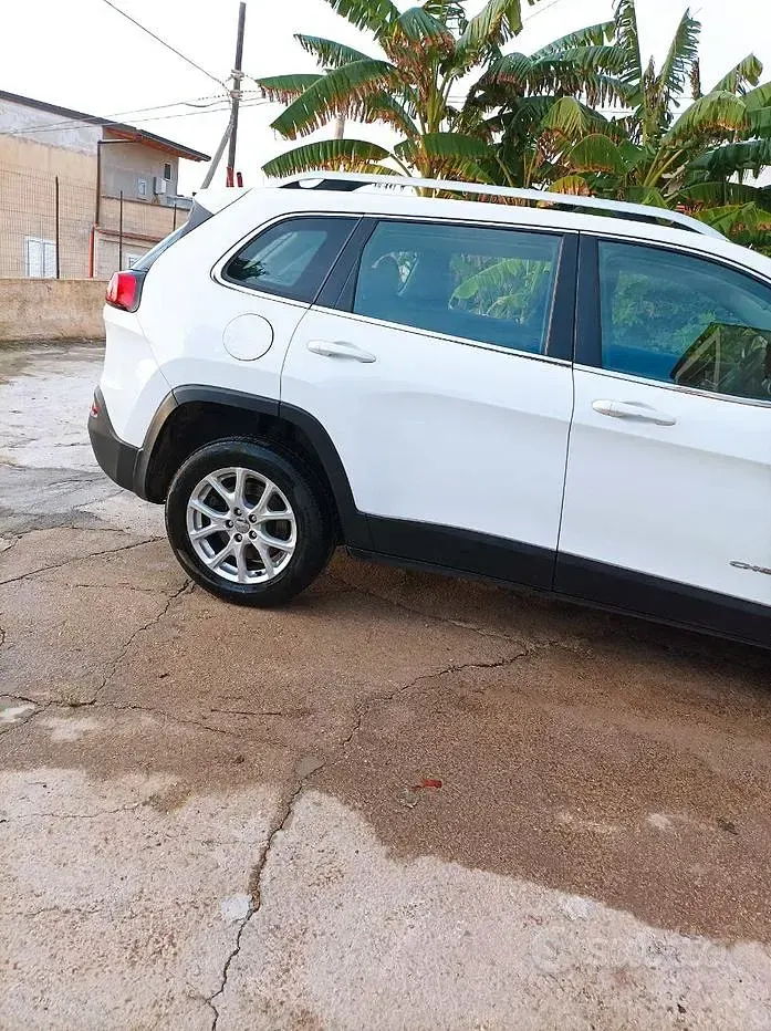 Usata Jeep Cherokee 140 CV (102 kW) 2016 Bianco SUV