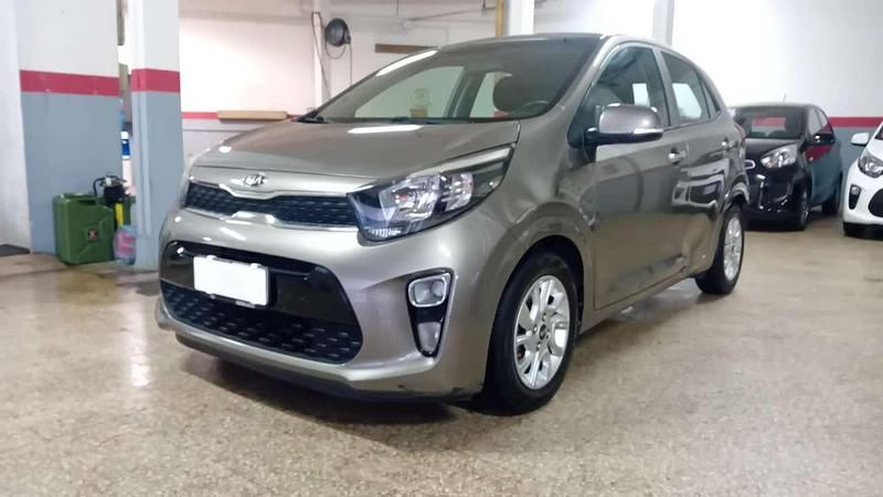 Usata Kia Picanto 65 CV (47 kW) 2018 Astro gray Utilitaria