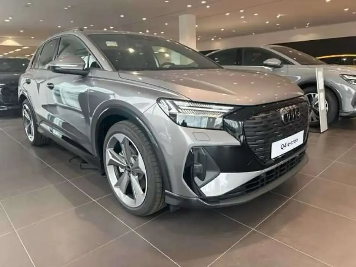 Nuova Audi Q4 e-tron S-Line 77 kW (105 CV) 2025 Grigio SUV
