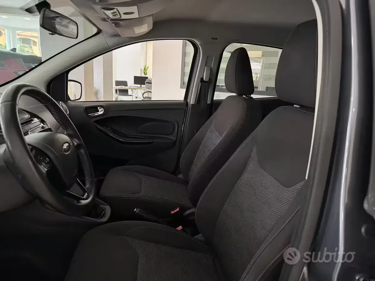 Usata Ford Ka Plus Titanium 86 CV (63 kW) 2016 Grigio Utilitaria